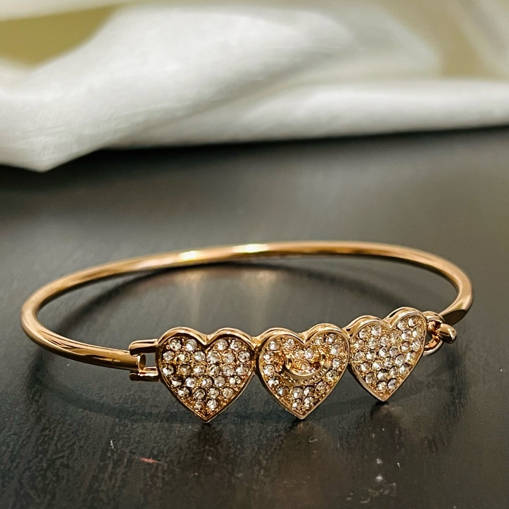Juicy Couture Vintage Y2K Triple Heart Crystal Bangle Bracelet NWOT